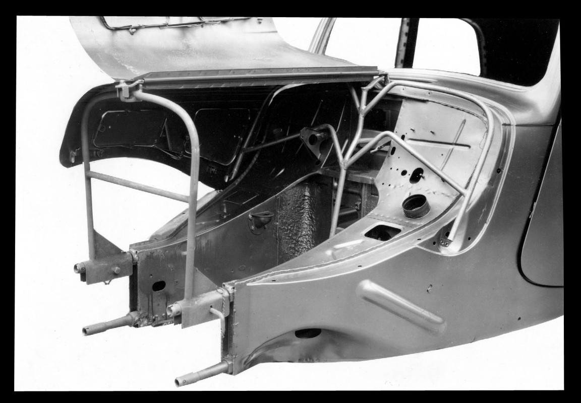 SUPPORT CAPOT TRACTION