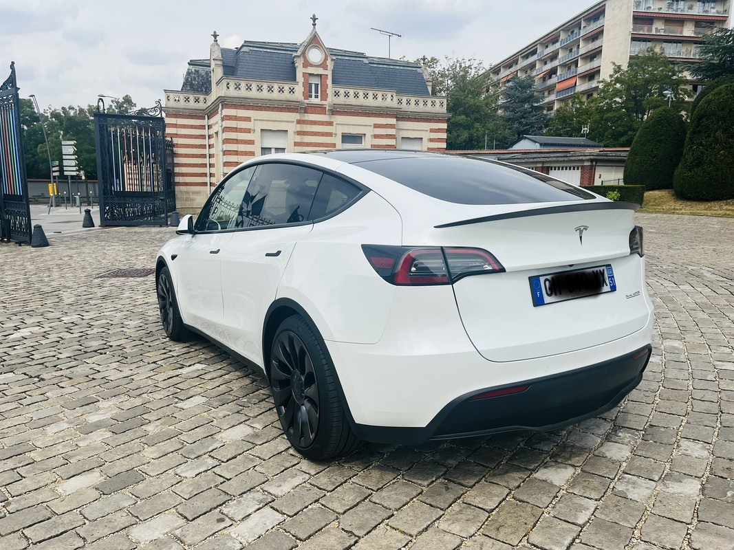 70438886-F2B9-46B1-AC76-906B8104FF29