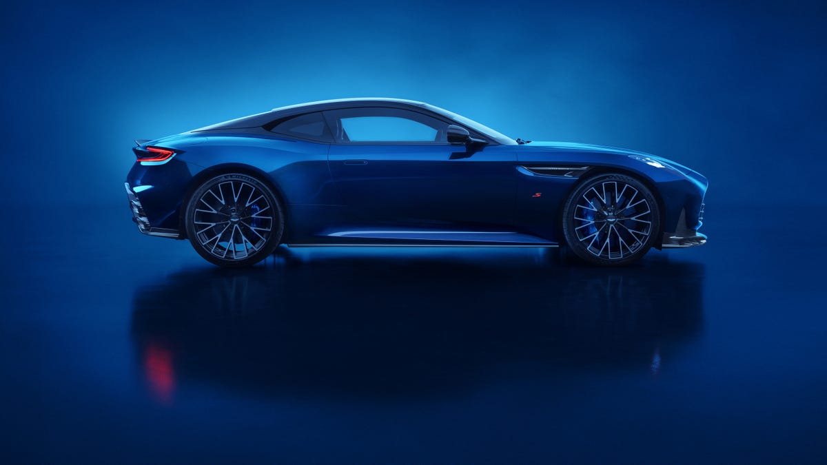 aston-martin-db12-s-04-68e6299bccbcc.jpg