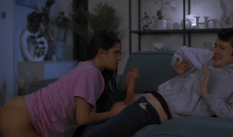 Futanari – Serina Gomez – Burglar’s blues