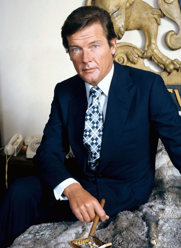 roger_moore_90
