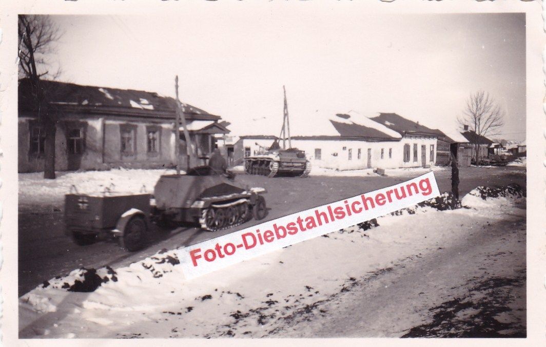 Foto Sturmgeschütz III Sd.Kfz.142 und Sd.Kfz. 25