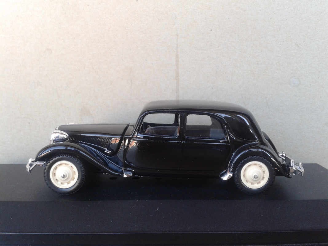 1950 Citroën Traction Avant 15 Six (Solido – nº38 Coches inolvidables Salvat) (9)