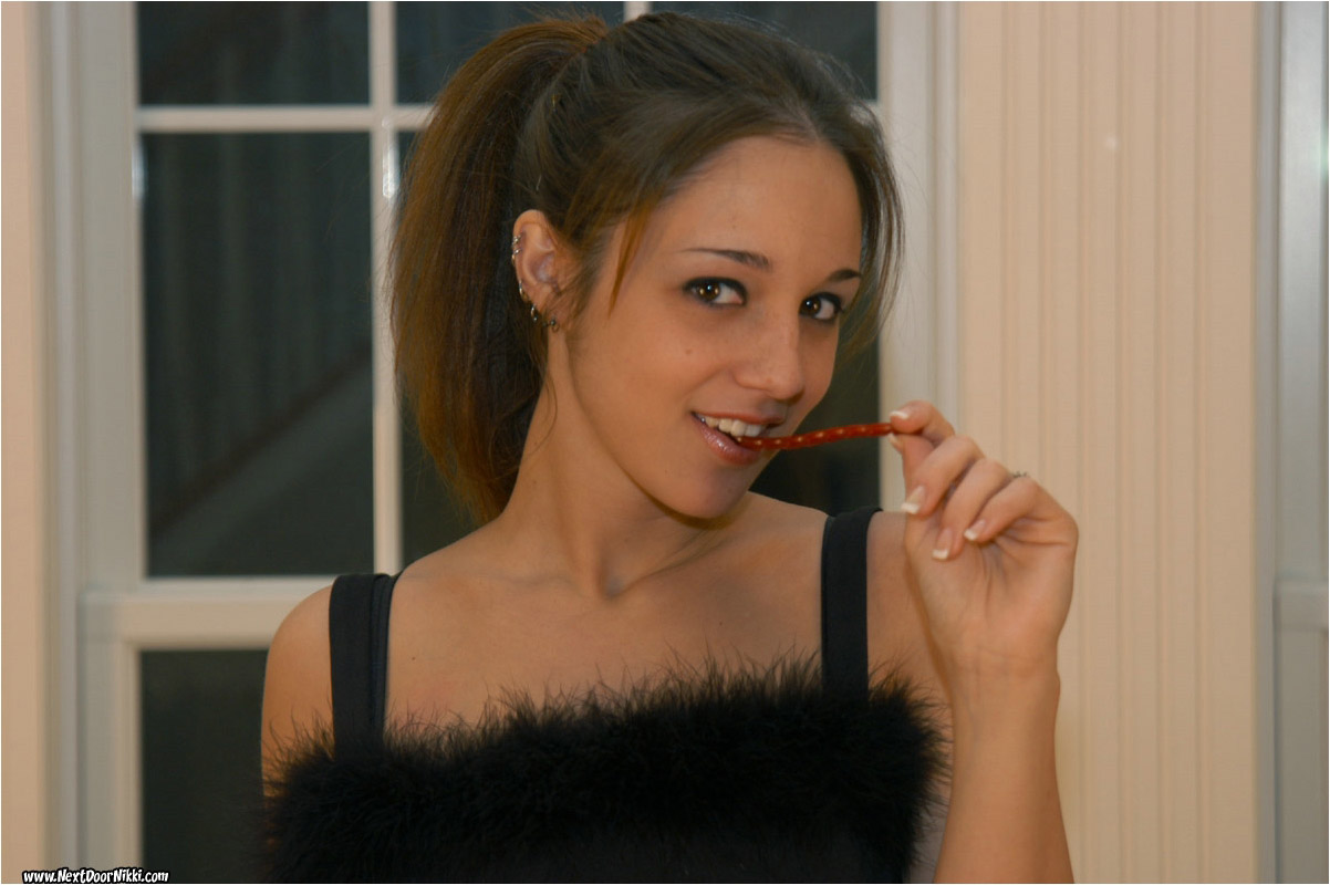 Fotosxxx 002183 NextDoorNikki.com Nikki (Christi
