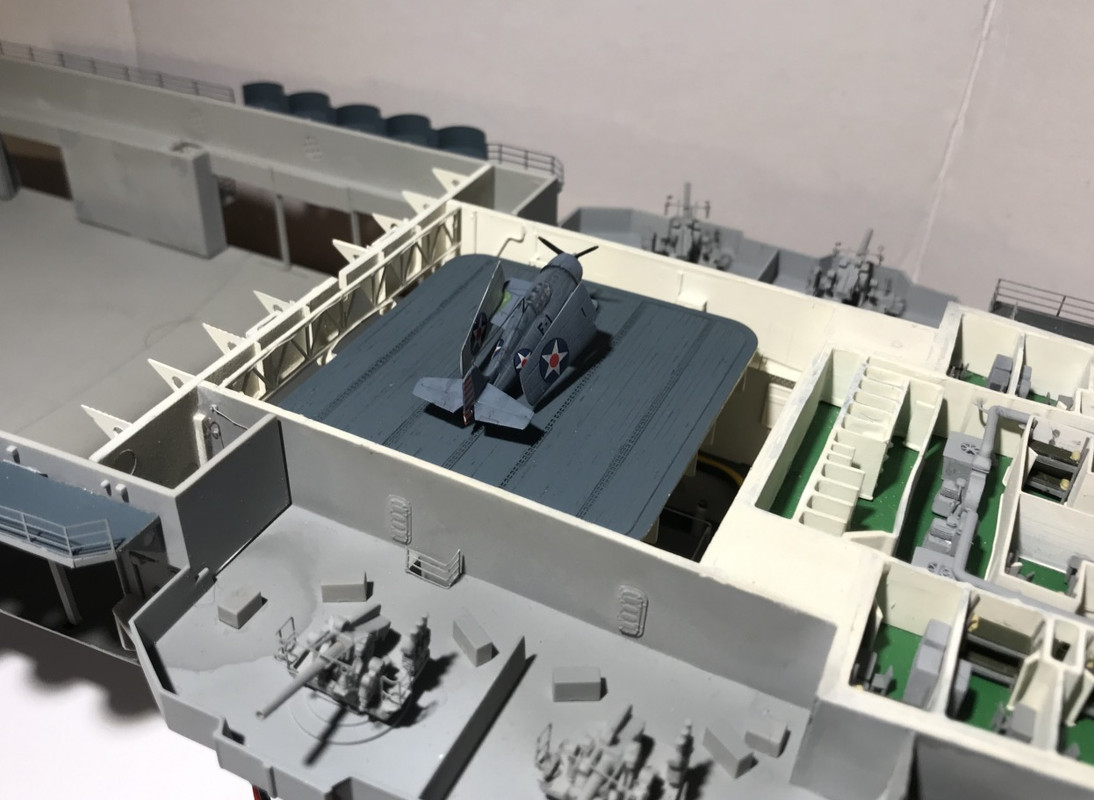 << USS Hornet CV-8 Merit International | N° 62001 | 1:200 >> - Page 9 Screenshot-2020-05-30-23-54-58-390