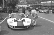 1966 International Championship for Makes - Page 3 66spa42-GT40-Prevson-SScott-1