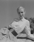 Grace-Kelly-md49