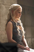 emilia-clarke-game-of-thrones-87