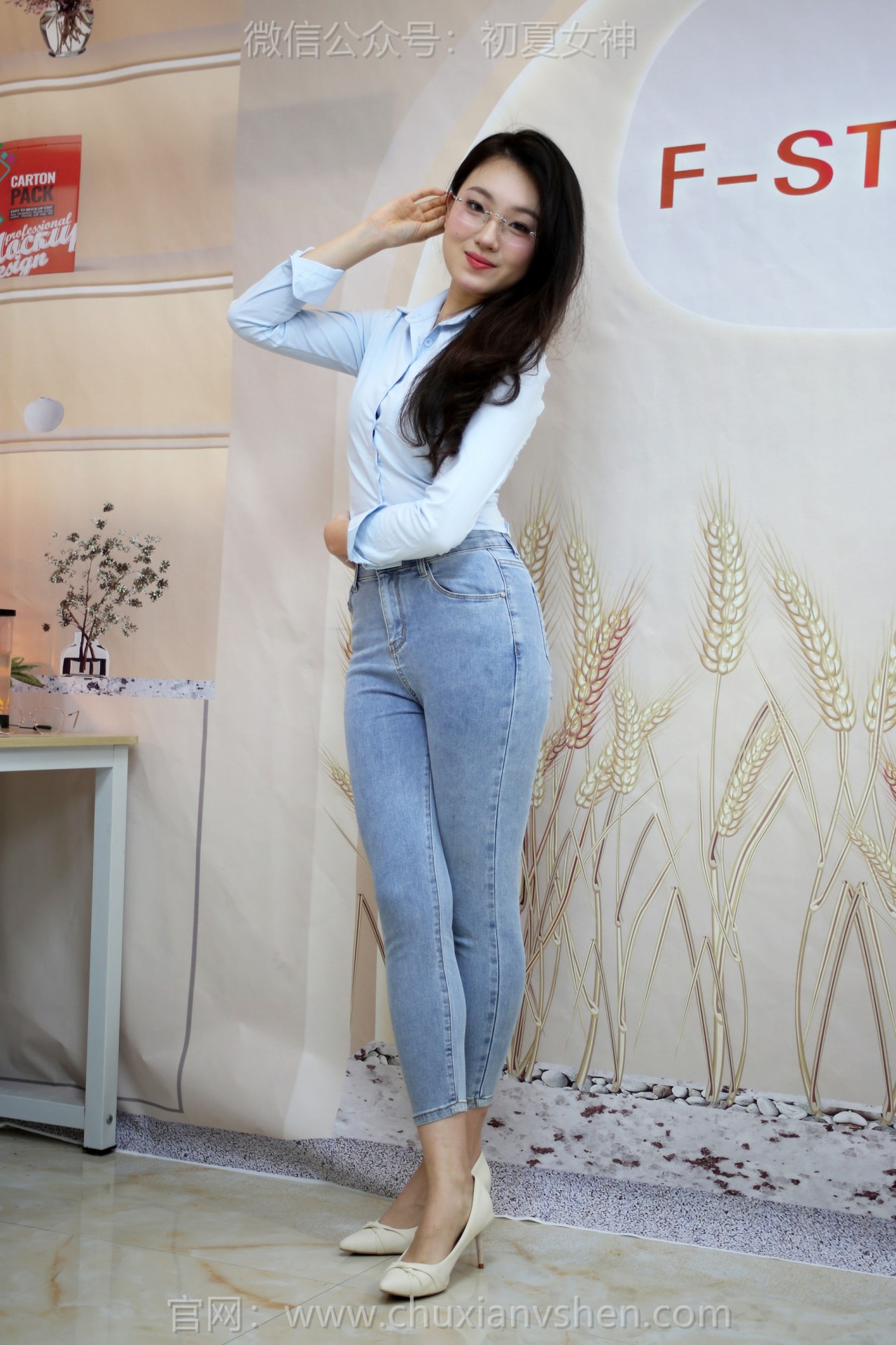 夏小小nude《初夏女神》写真，室内的，清新与优雅的双重享受插图7