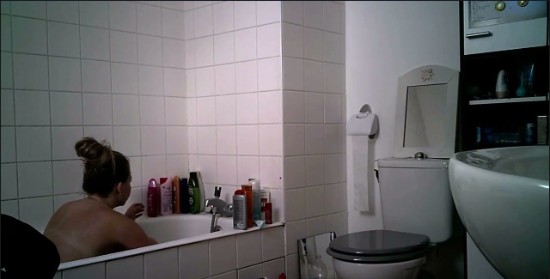 [Image: Voyeur11695115355.jpg]