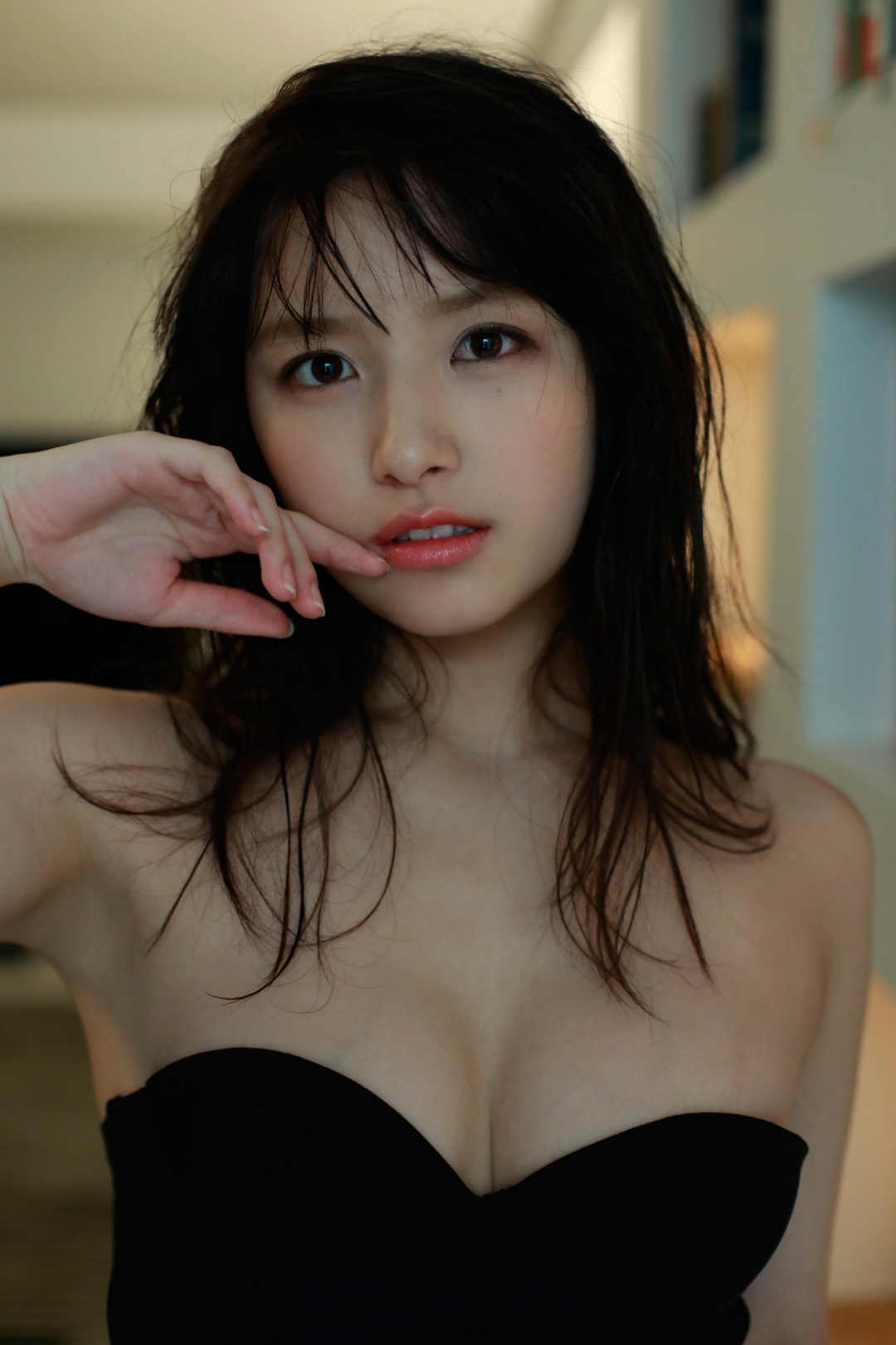 大和田南那 NO.001「背伸びしたいころ」 63
