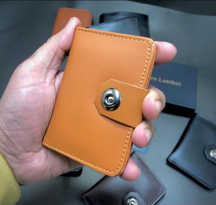 Men's Vintage Brown Leather Compact Wallet with Snap Button Closure