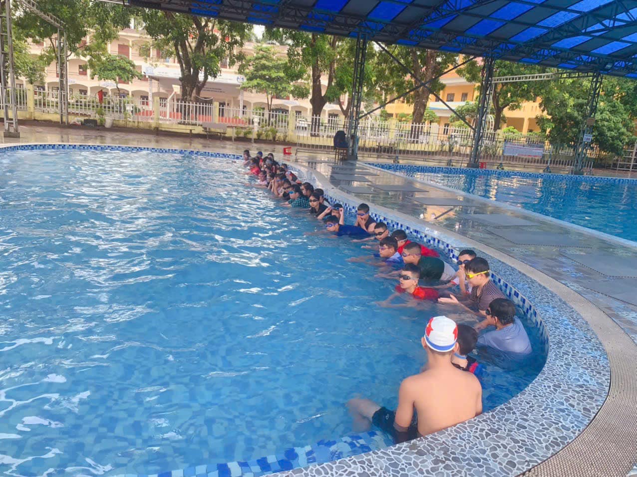 cam kết biết bơi