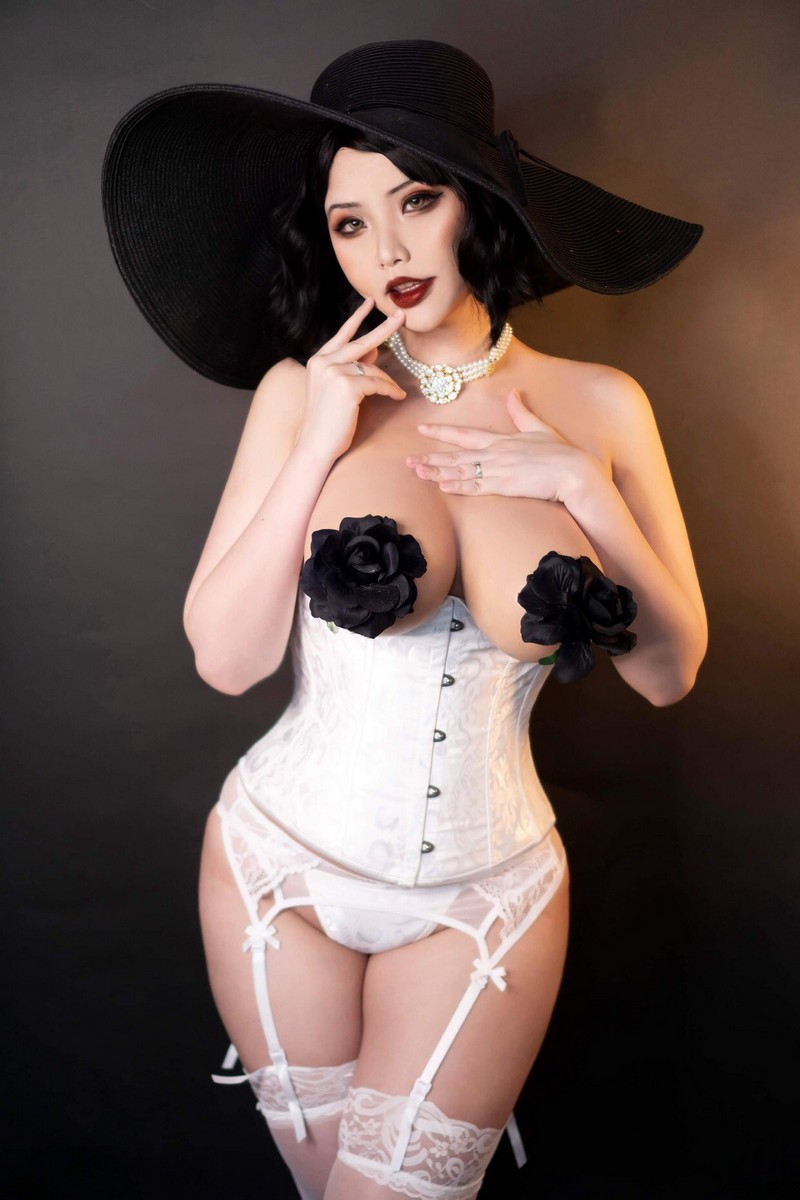 Hana Bunny 蒂米特雷斯库夫人 Cosplay写真｜Resident Evil Lady Dimitrescu 高清图集[16P-15.7M]插图5