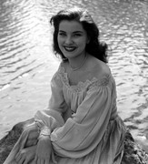 debra-paget-300