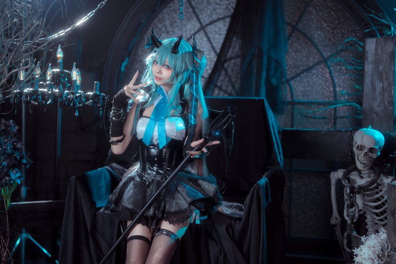 艾西Aiwest 初音未来小恶魔Cosplay写真图集 Miku恶魔主题高清图集 26P (157.7M)插图2