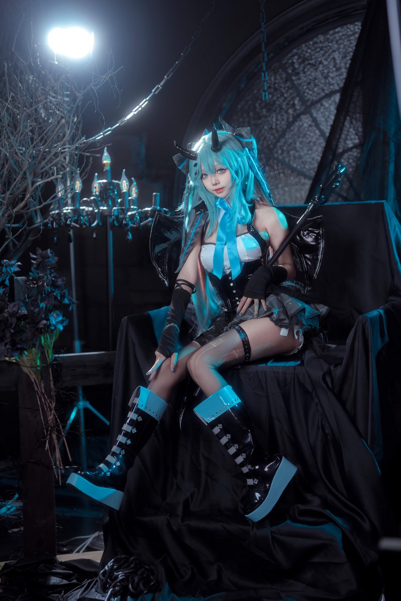 艾西Aiwest 初音未来小恶魔Cosplay写真图集 Miku恶魔主题高清图集 26P (157.7M)插图5