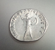 Denario de Domiciano. IMP XXII COS XVI CENS P P P. Minerva avanzando a dcha. Roma IMG-20221209-205159
