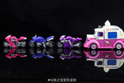 03-SS-52-Arcee-Chromia-and-Elita-1