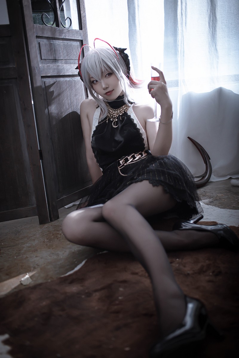 切切Celia 明日方舟 W 礼服 Cosplay 高清写真 20P插图1