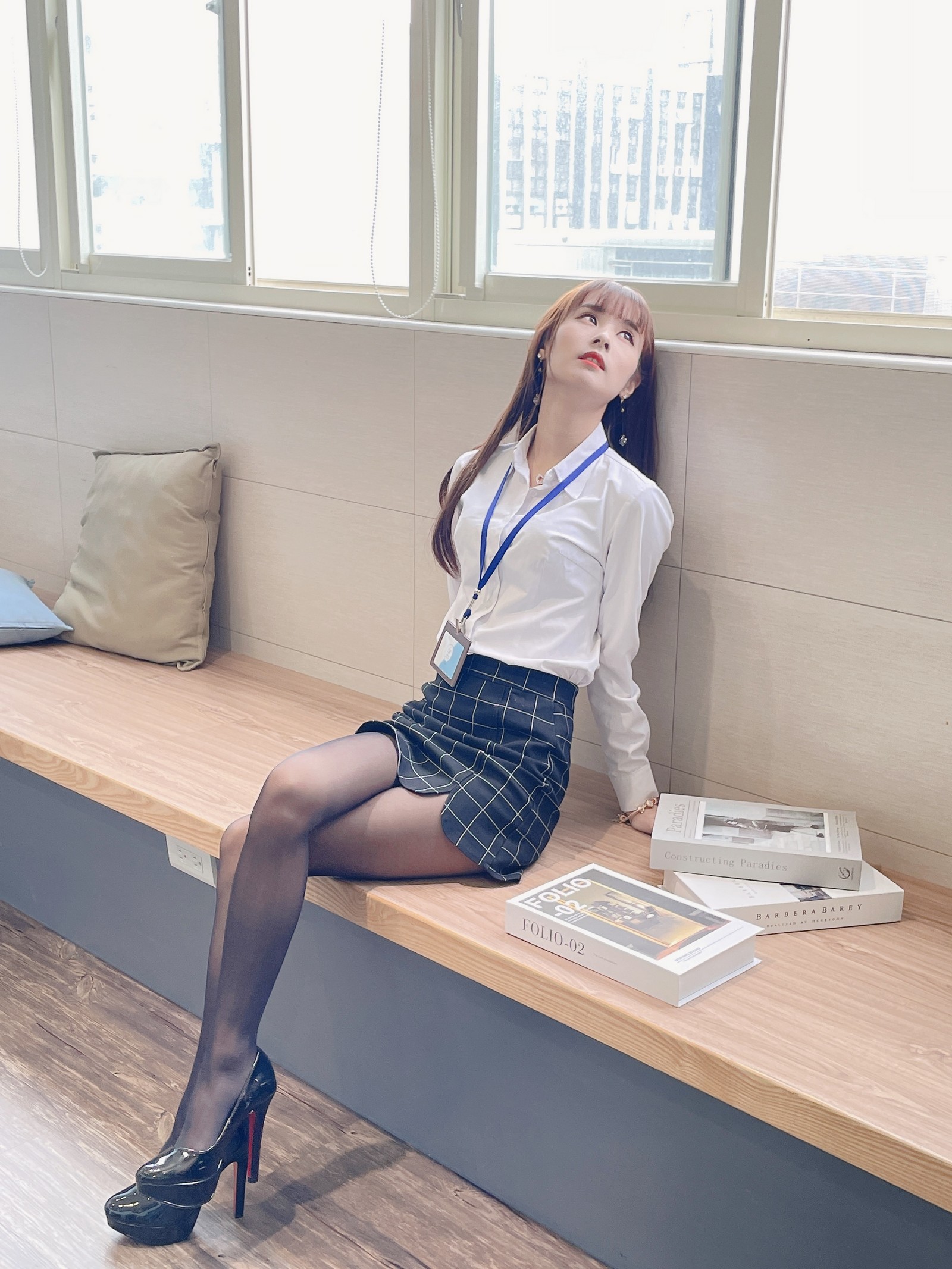 泥泥汝 OL 女郎 B 主题 写真＋视频合集｜高人气职业风作品（350P｜12V｜840MB）插图7