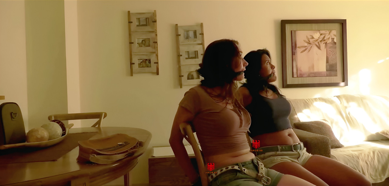Sonia Martell, Luana Ulloa 7 - Jurassic Cracks 2022