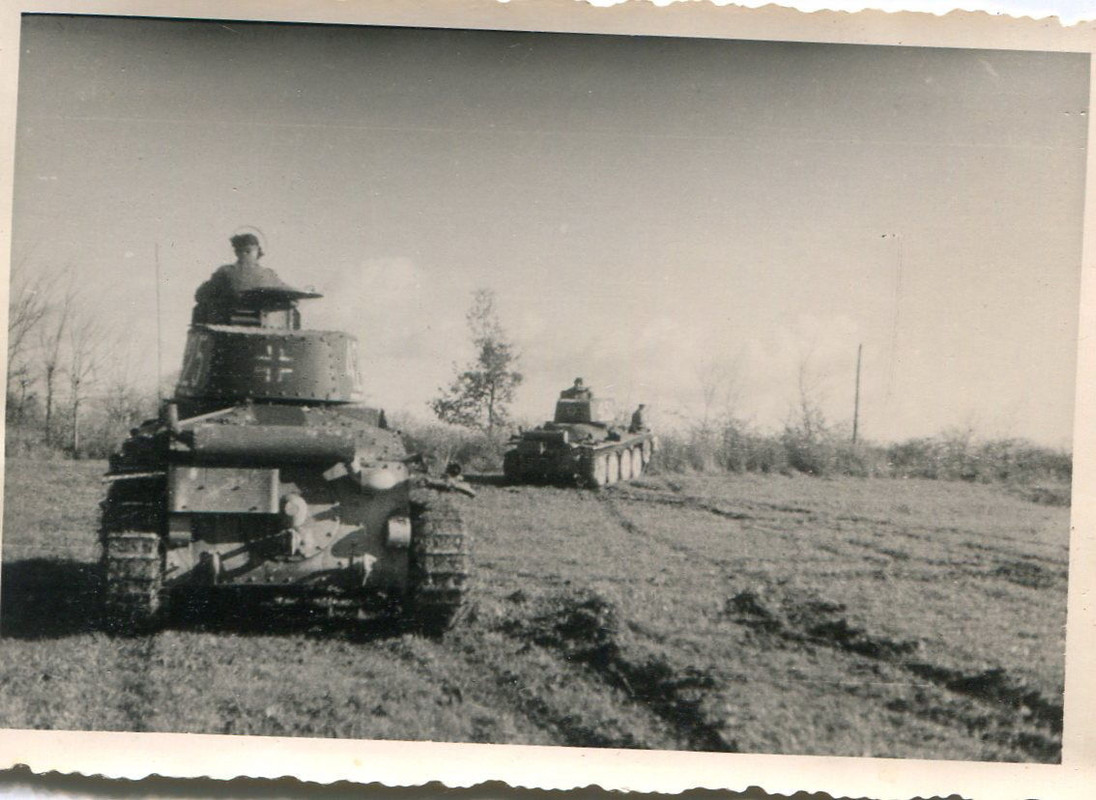 WW II Foto Deutscher Panzer Nummer 425 Rückseite