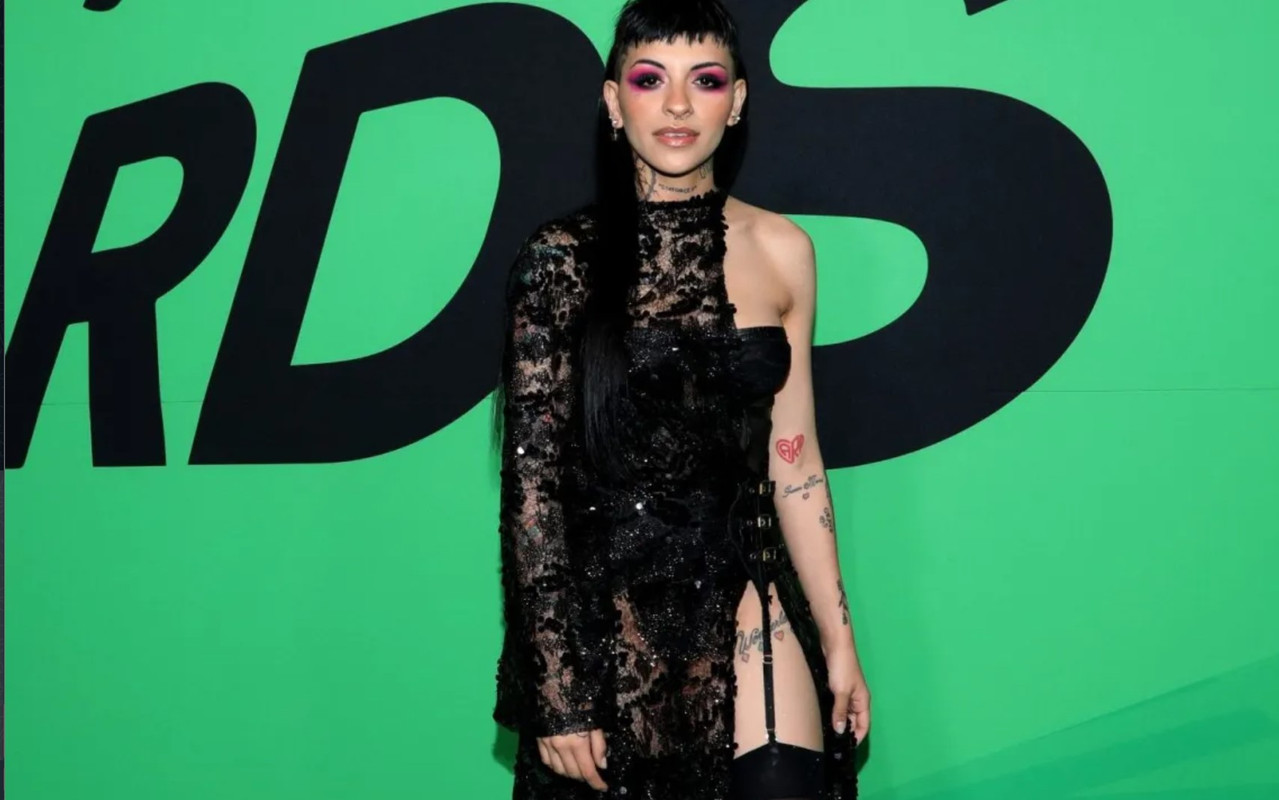 Captan a Cazzu fumando ¿Qué pasó con el bebé?