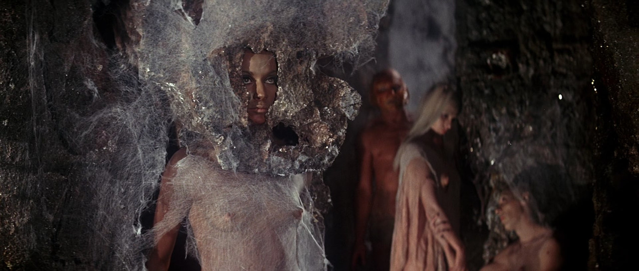Barbarella (1968) (1080p BluRay x265 Langbard)-004