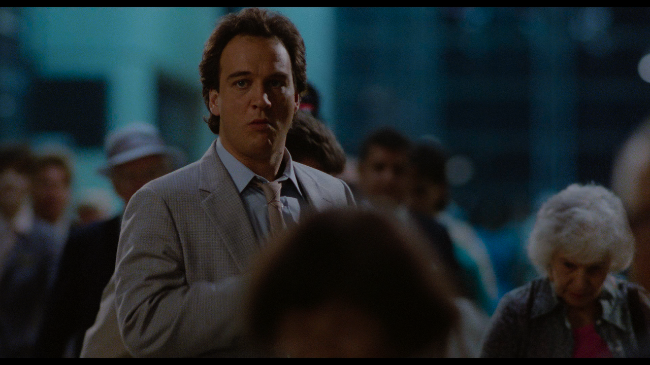 Red.Heat.1988.2160p.BDREMUX.HEVC.HDR.DoVi-Нечипорук.mkv_snapshot_00.22.00.468