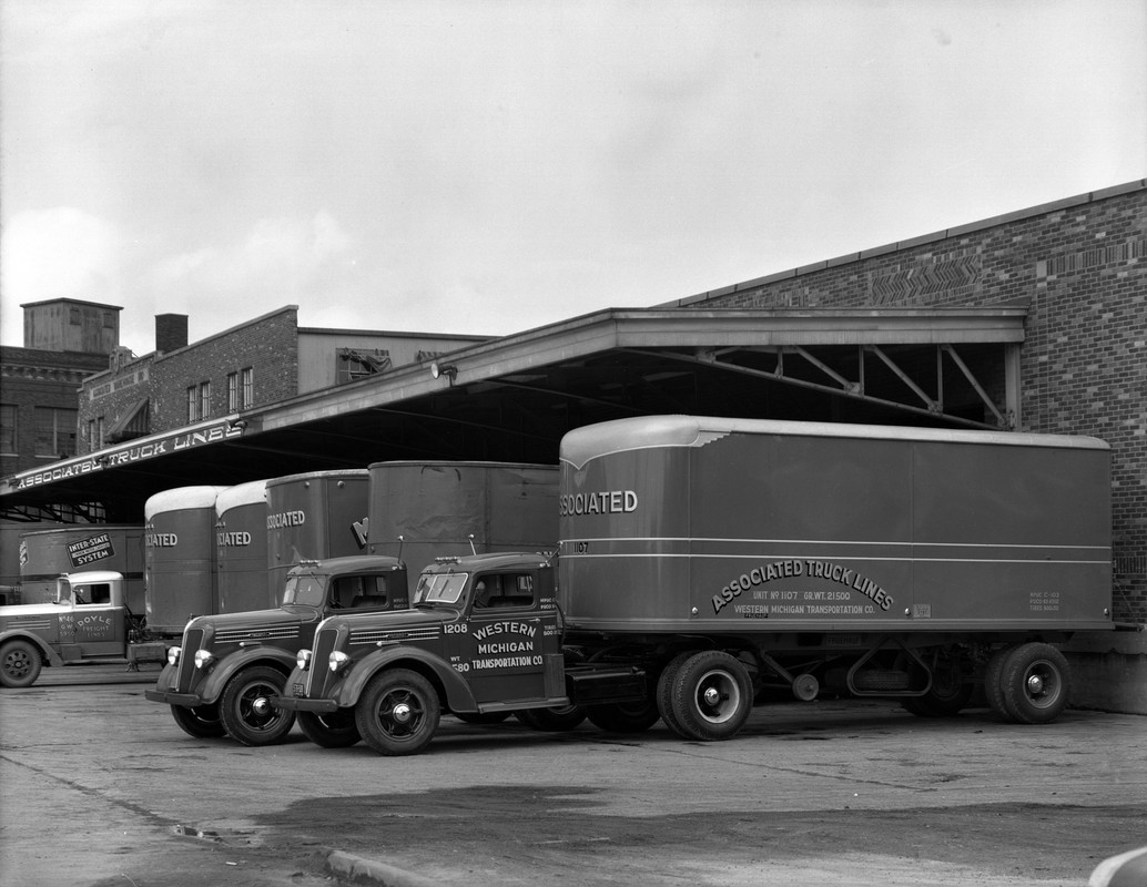 Federal '37 Western Michigan Transportation Michigan '37 plate — Postimages