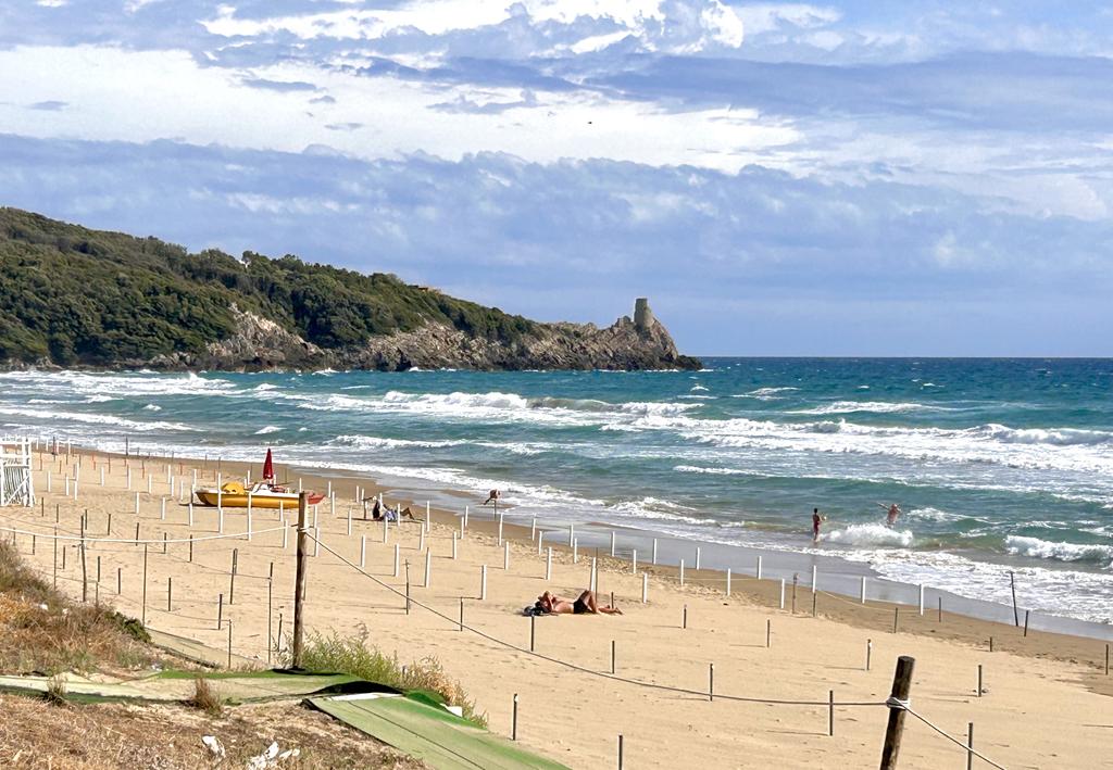 Жаркий сентябрь на побережье Тирренского моря. Жаркий сентябрь на побережье Тирренского моря.