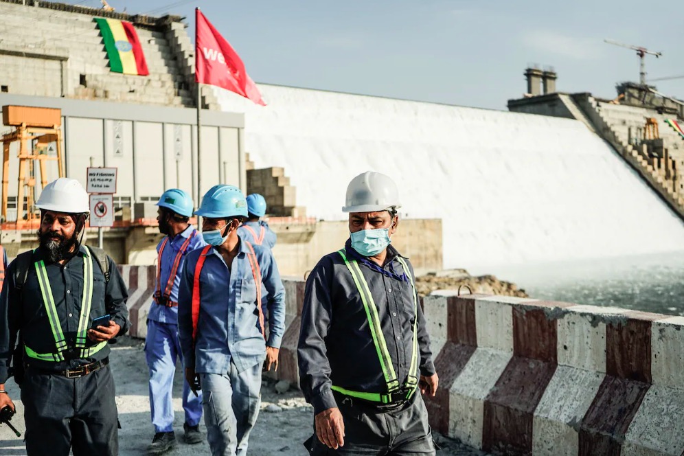 Etiopía enciende las turbinas de gigantesca central hidroeléctrica en el Nilo