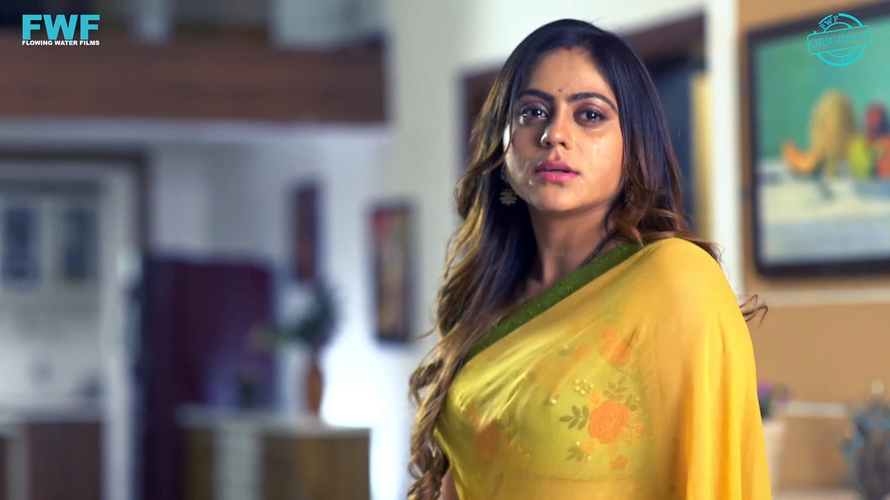 Dincy Vira Hot in saree.mkv_snapshot_02.03.703