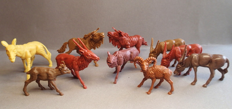 Very unusual unicolour models :-0 Strange-All