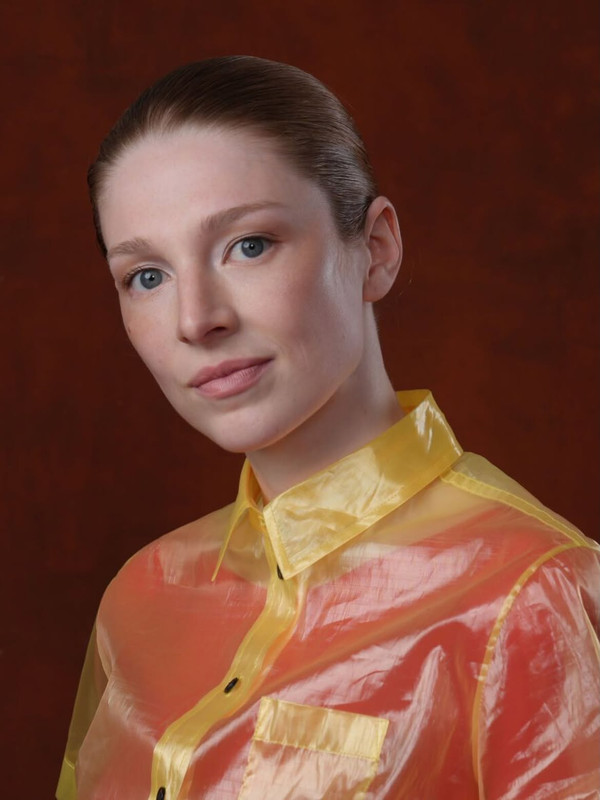 Hunter Schafer never does convention dressing the conventional way Speaking at the Blade Runner (3)