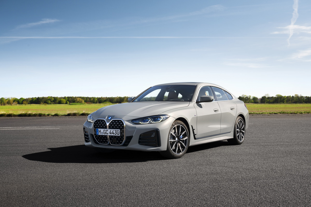 P90424595_highRes_the-all-new-bmw-430i