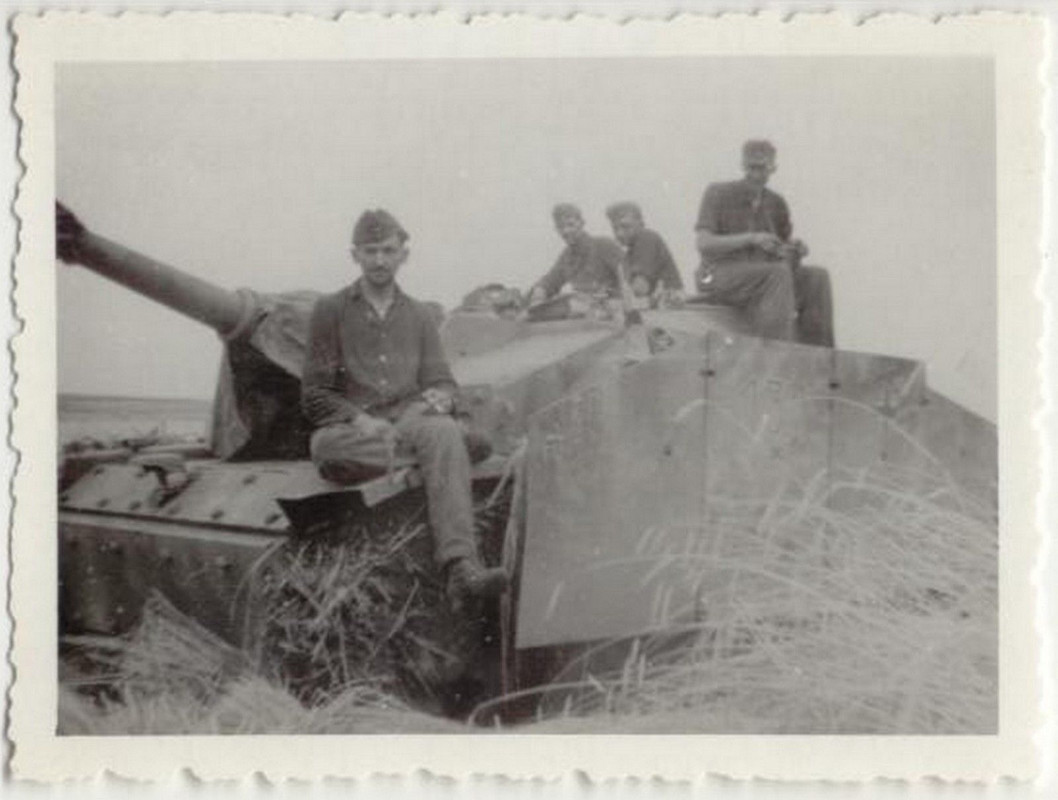 Foto 2.WK, Sturmgeschütz mit Seitenschürzen