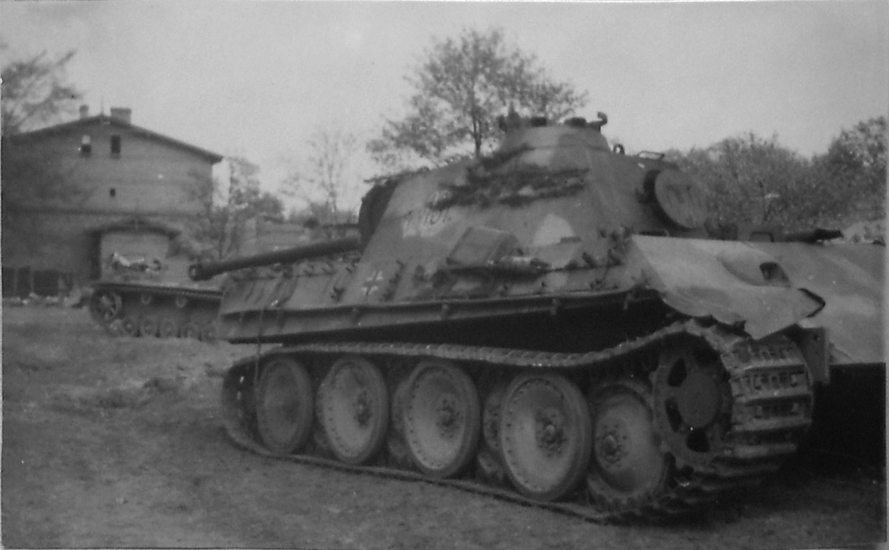 Боевой путь Первой гвардейской танковой армии и её герои Том 7  Поход  на  Берлин. (1)