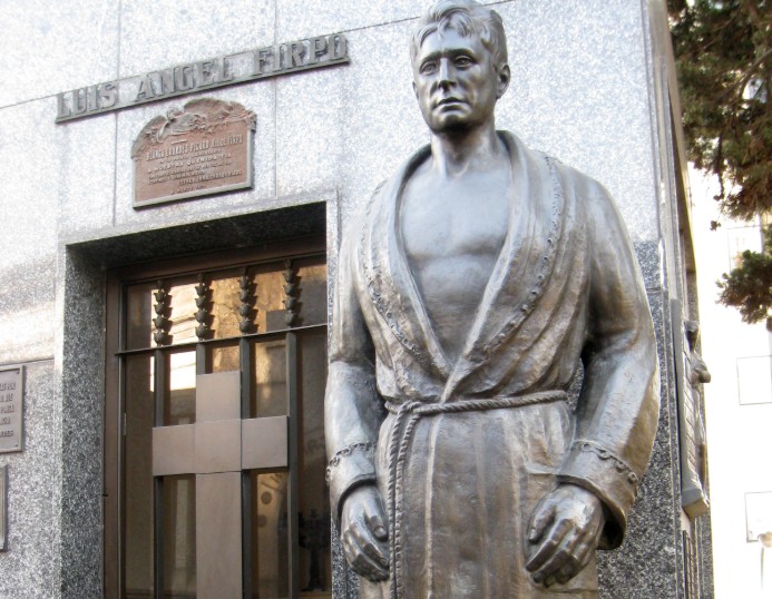 Túmulo de Luis Ángel Firpo