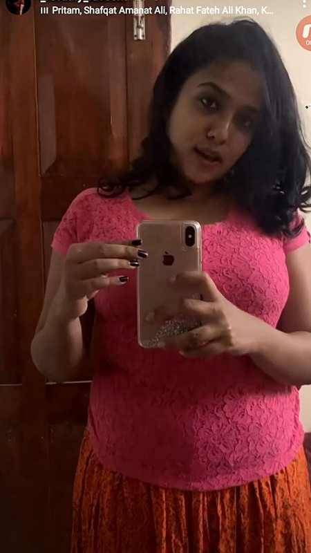 Mallu Tiktoker Huge boobs in pink shirt.mkv_snapshot_00.10.813