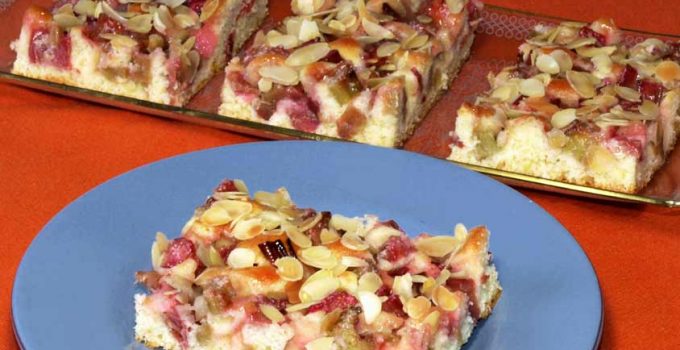 Rhabarberkuchen vom Blech Rhabarberkuchen vom Blech
