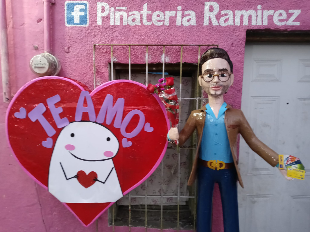 Ya está a la venta la piñata del 'Estafador de Tinder'
