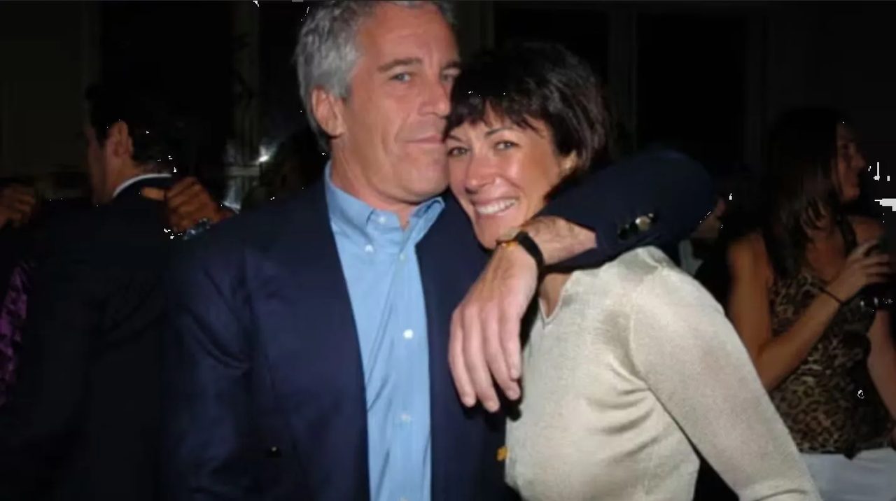 Ella es Ghislaine Maxwell, exnovia de Jeffrey Epstein encarcelada por tráfico sexual