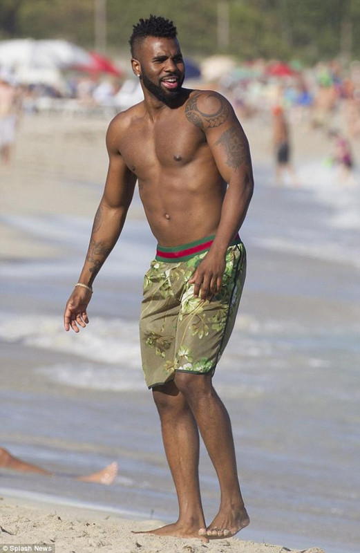 2FB610C100000578-3380914-image-m-58_1451623190021