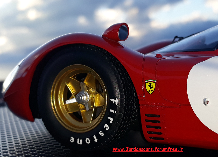 FERRARI-330-P4-e