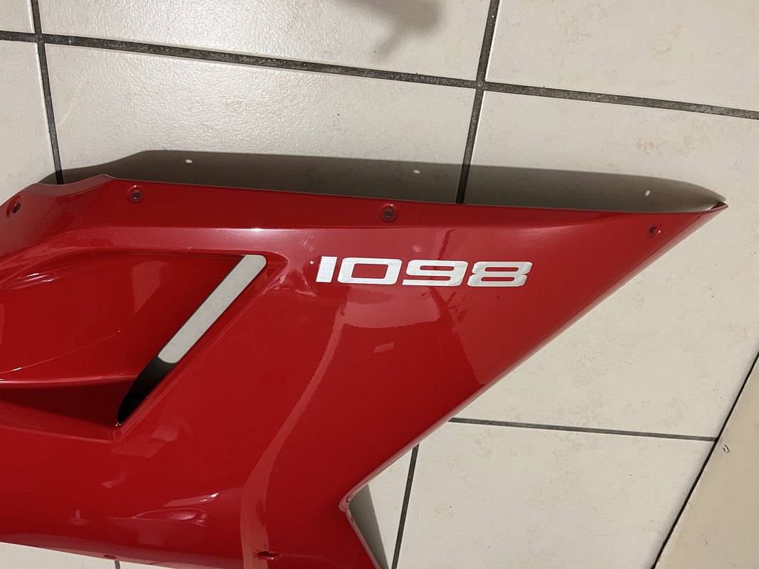 090A9C29-69B9-4E76-BA87-D6A134A1934F_1_201_a