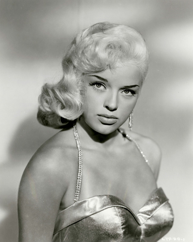 Diana_Dors_a76
