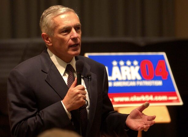 Alfred Eisendorf, Sénateur du Comté d’East-Coast, Président du New Order of Westalia et candidat officiel de l’Union Horvanxienne, au cours d’un meeting de campagne, à Lerant City le 12 novembre 2018.