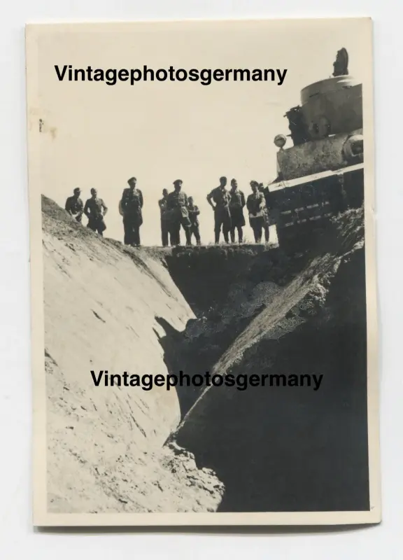 Z2559 Foto Russland 1944 WH Panzer VI Tiger schwere Panzerabteilung Panzergraben